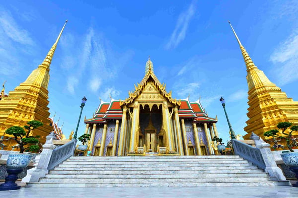  Golden pavilion in Wat Phra Kaew 