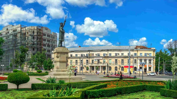 Monument to Stefan cel Mare in the center of Chisinau 
