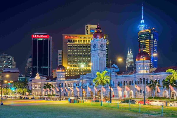 Night view of the Sultan Abdul Samad medarka square