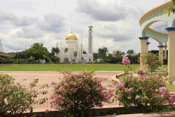 Sultan Omar Ali Saifudding Mosque