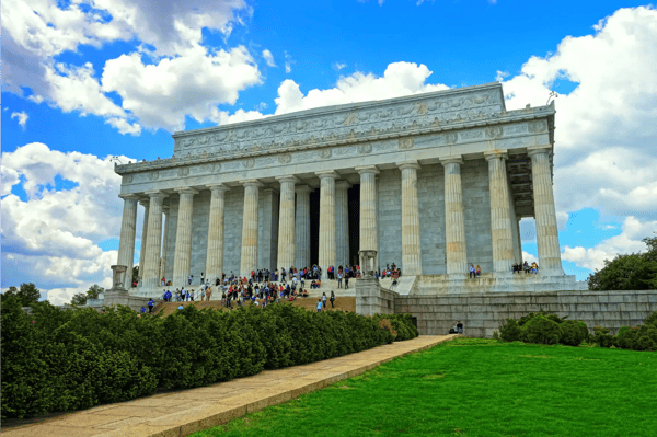 abraham lincoln memorial near the national mall since the opening