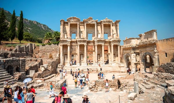 ancient ephesus contains the largest collection of roman ruins in the eastern mediterranean