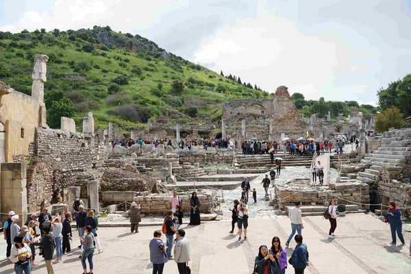 ancient greek and roman ruins in ephesus the famous landmark in turkey