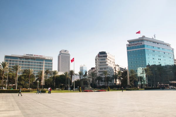 big square with top rated hotels in izmir