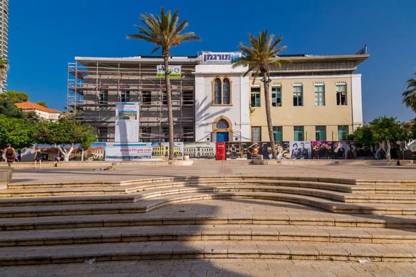 building exteriors and streets in district of tel aviv
