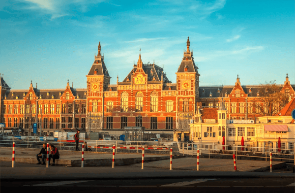 central station of amsterdam 