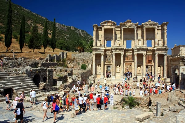 efez ancient ruins turkey 