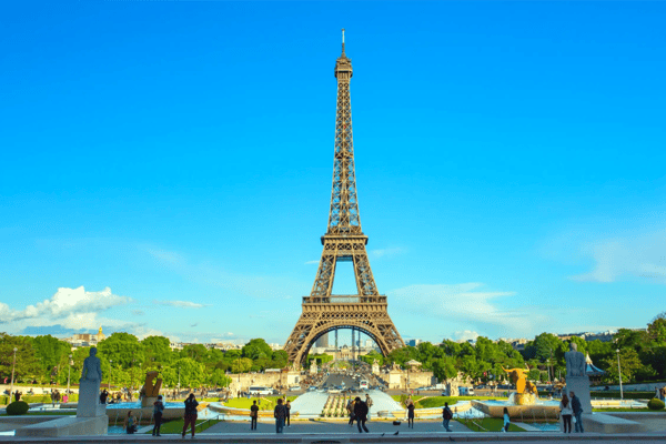 eiffel tower seen from jardins du trocadero at a sunny summer day in paris franc