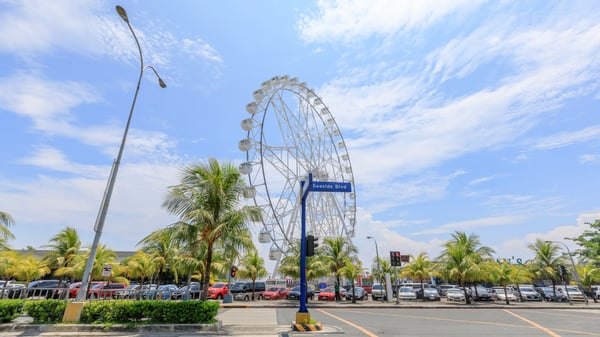 ferris wheel at mall of asia in manila the ferris wheel is situated near manila bay