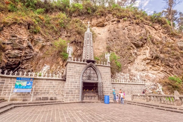 ipiales ecuador las lajas sanctuary neo gothic gray stone catholic church built