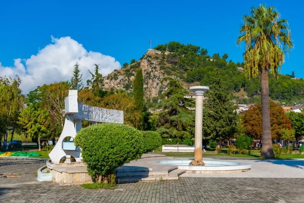 memorial alongside boulevard republika 