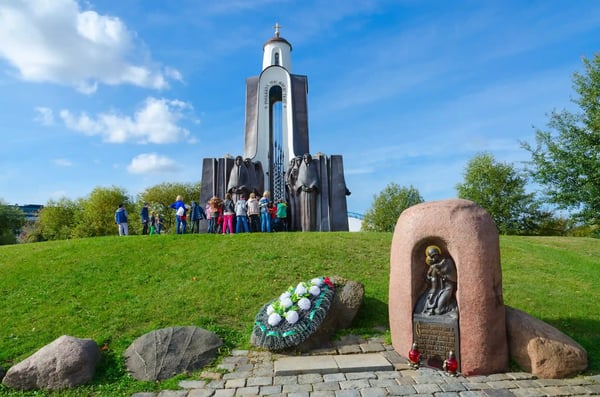 minsk belarus unidentified people visit memorial complex monument to soldiers 