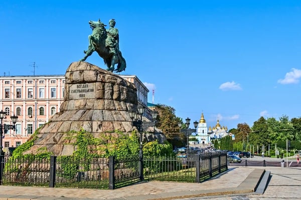 monument to bogdan khmelnitsky erected