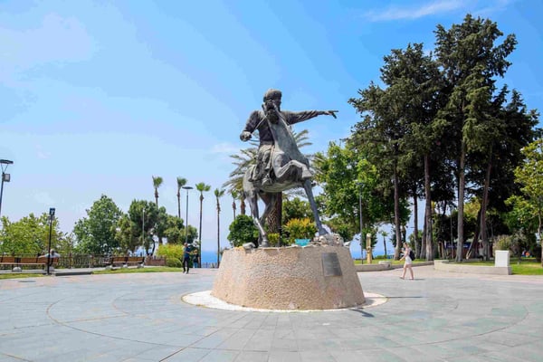monument to sultan seljuk