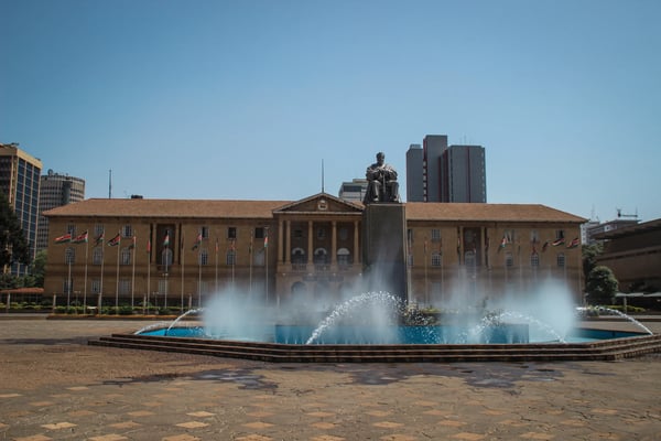 nairobi kenya monument to kenya s first president jomo kenyatta in nairobi
