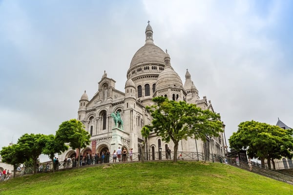 paris france basilica of the sacred heart of jesus seen from montmartre hill in paris