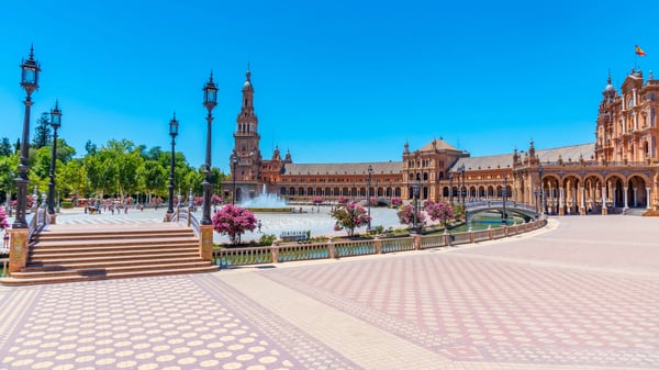 plaza de espana in sevilla during sunny day