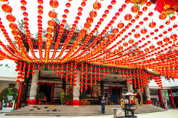red lanterns decorations at Thean Hou Temple