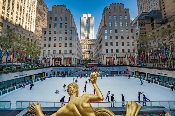 rockefeller enter and the ice rink