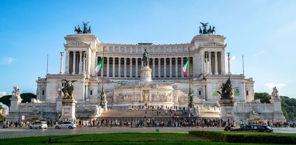 rome italy tourists visit the altare della patria altar of the fatherland monument buil