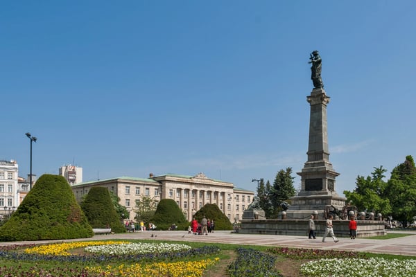 ruse bulgaria monument of freedom at the center of city of ruse bulgaria