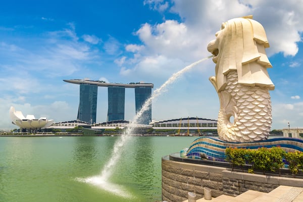 singapore marina bay sands and the merlion fountain statue symbol of singapore