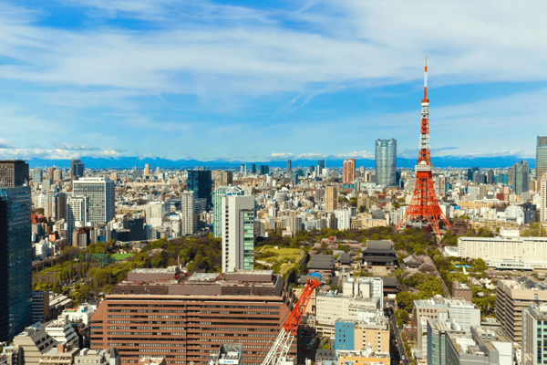 tokyo tower outstnding slong modern building sunny blue sky day japan