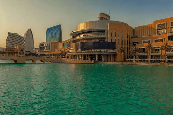 uae dubai dubai mall with lake