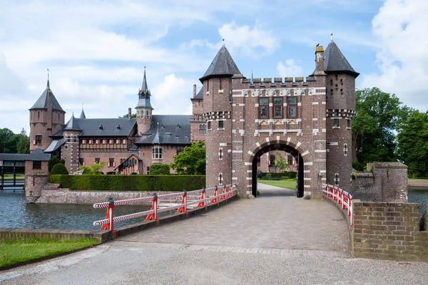 utrecht netherlands medieval old castle de haar utrecht on a spring day almos empty gardens 