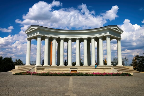 view of the vorontsov palace colonnade