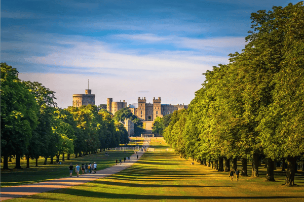 windsor frontal view of the castle of windsor england 