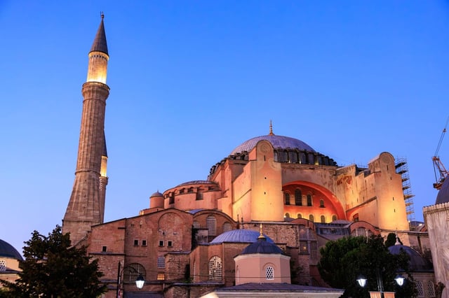 Hagai Sophia at dusk