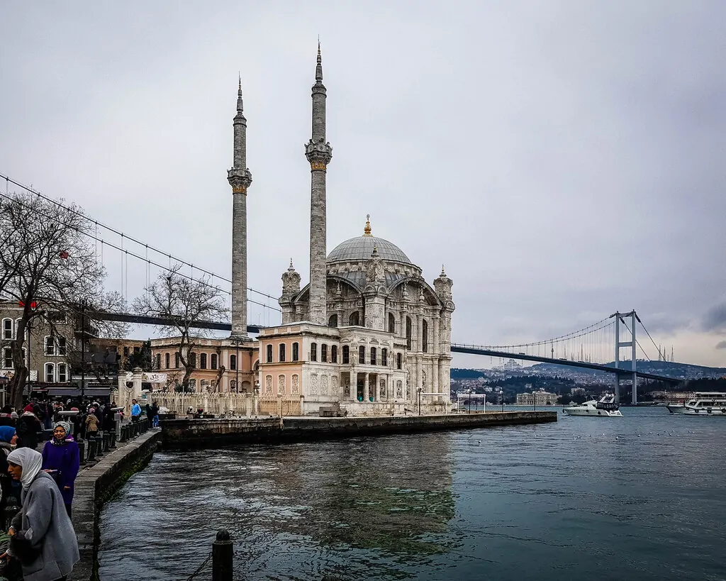 Makes Winter Istanbul so Special