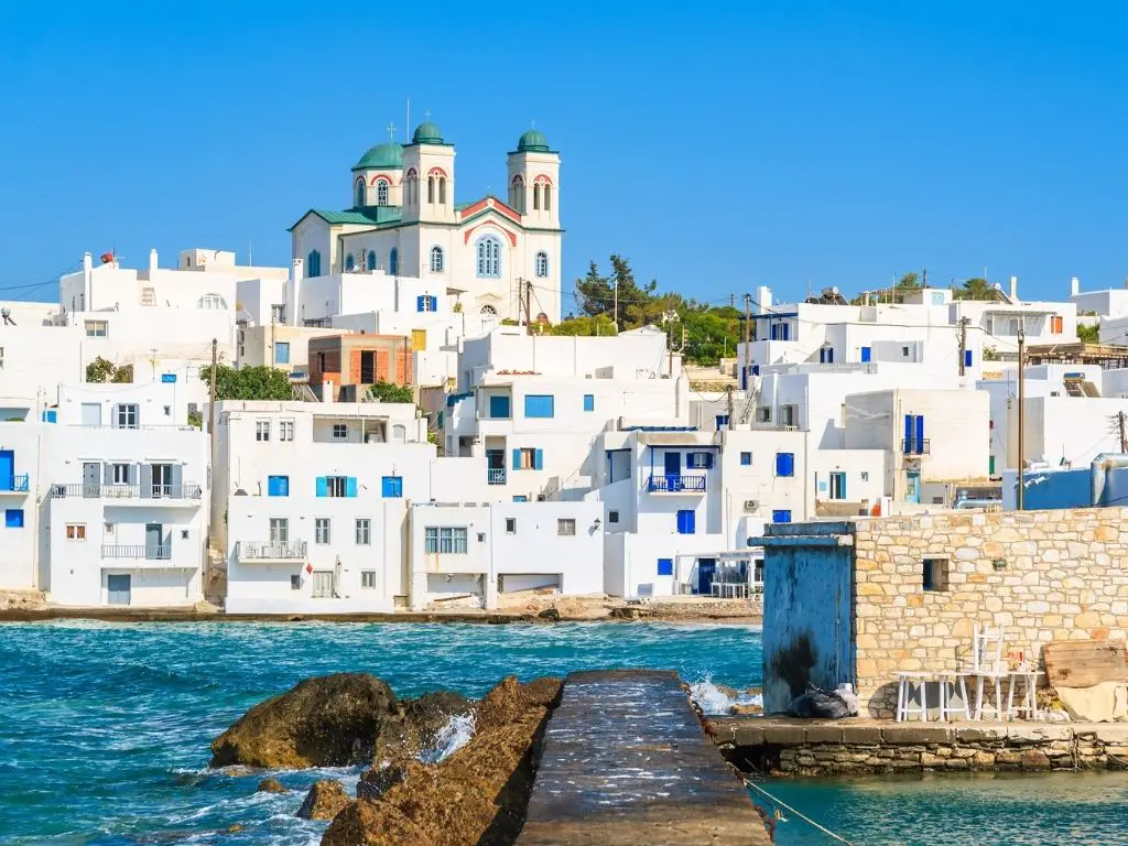 White-Houses-in-Paros