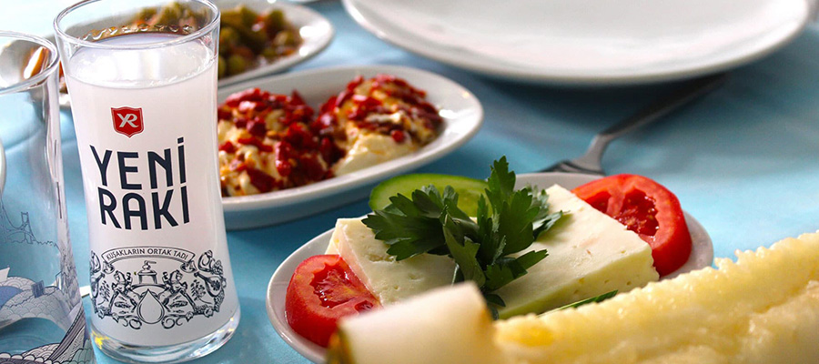 Consuming Alcoholic Beverages in Turkey During Ramadan 