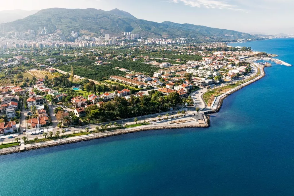 Izmir: Cultural Hub and Shopping Paradise