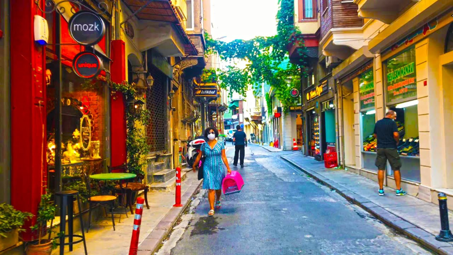 Exploring Çukurcuma in Taksim