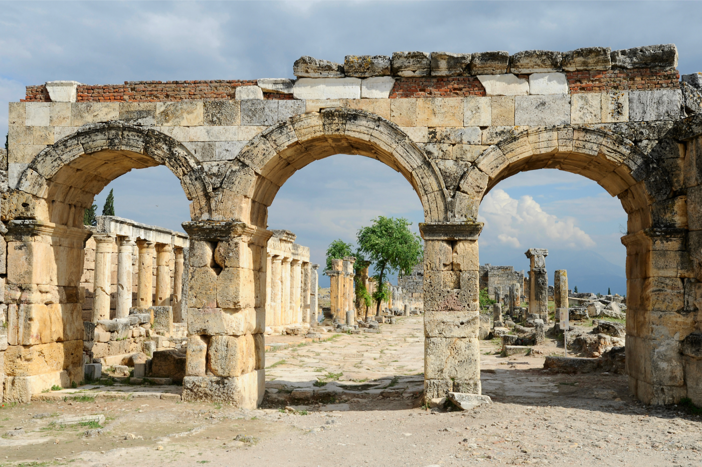 Gate of Domitian, Hierapolis