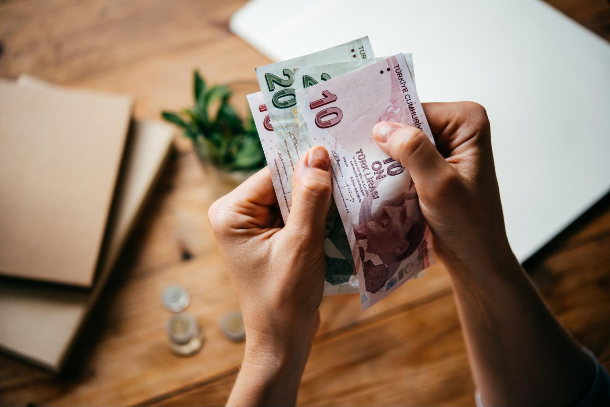 A 2024 Guide on Tipping Etiquette in Turkey
