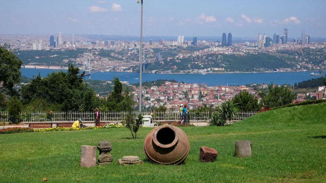 Capturing Romance at Camlica Hill
