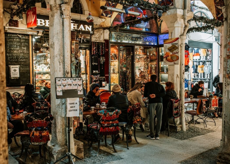 Steer Clear of Tourist Trap Eateries
