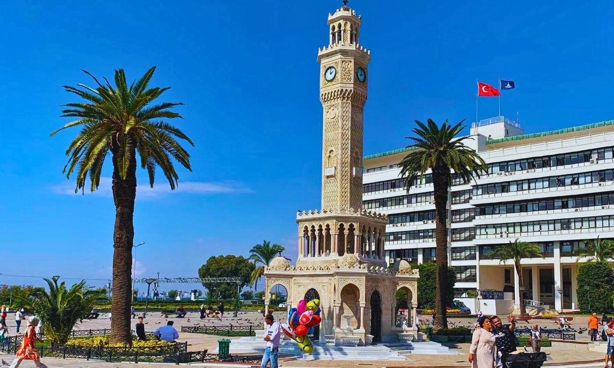 Visit The Izmir Clock Museum